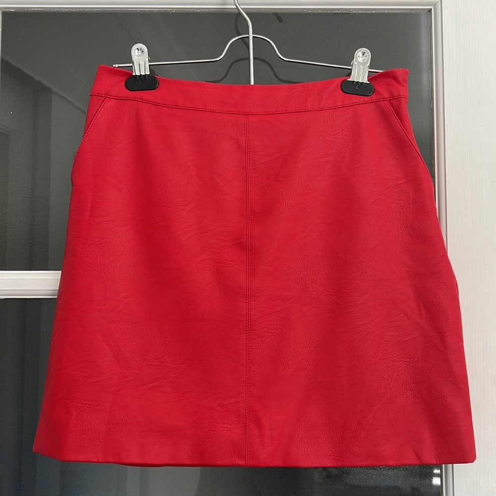 TOP SHOP: Cute Red Vegan Leather Mini Skirt. US 6, US S/M